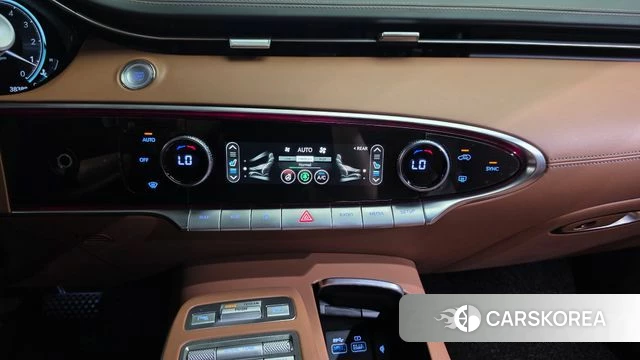 Genesis GV70 2022 Белый из Кореи, фото 2