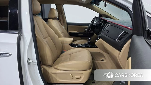 Kia The New Carnival 2019 Белый из Кореи, фото 2