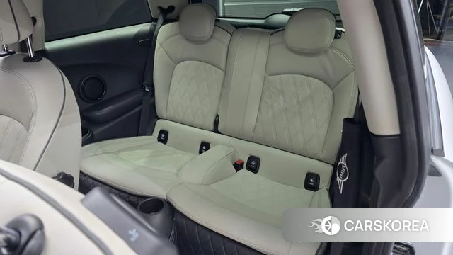 Mini Cooper S 2023 Белый из Кореи, фото 2