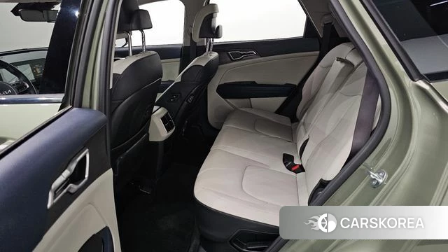Kia Sportage 5th Generation Hybrid 2023 Зеленый из Кореи, фото 2