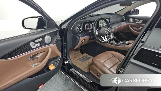 Mercedes-Benz E-Class W213 2019 Черный из Кореи, фото 2
