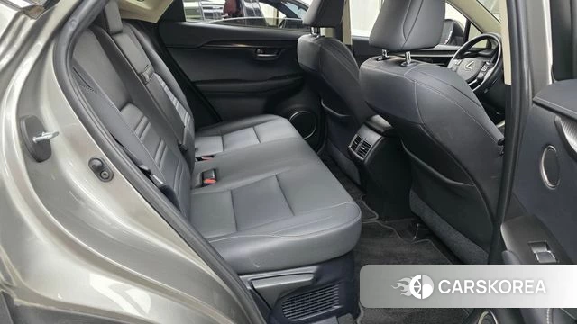 Lexus NX300h 2020 Песочный из Кореи, фото 2