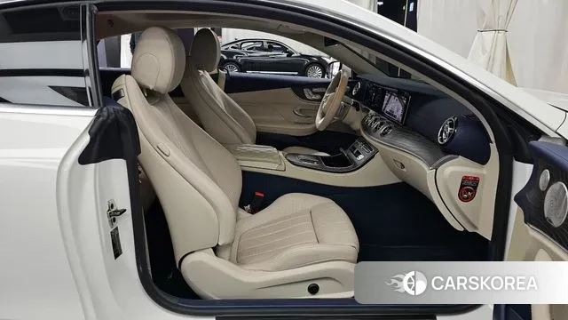 Mercedes-Benz E-Class W213 2021 Белый из Кореи, фото 2