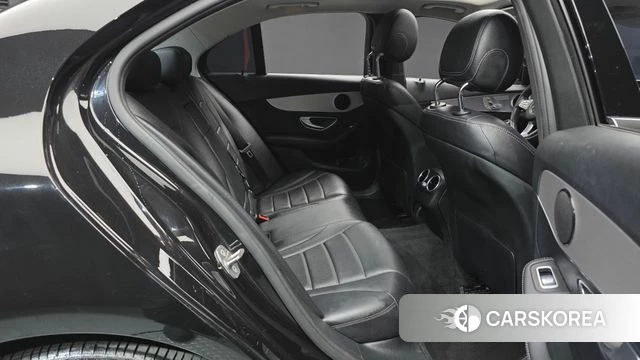 Mercedes-Benz C-Class W205 2018 Черный из Кореи, фото 2