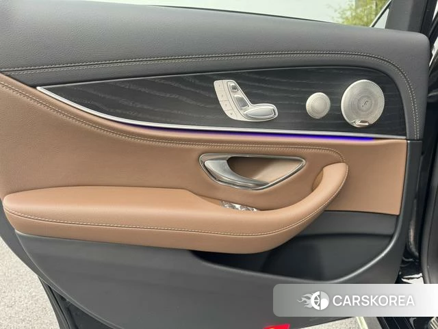 Mercedes-Benz E-class 2022 Черный из Китая, фото 2