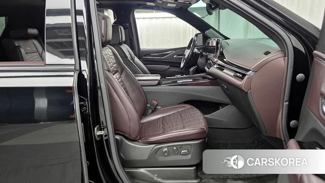 Cadillac Escalade 5th Generation 2021 Черный из Кореи, фото 2