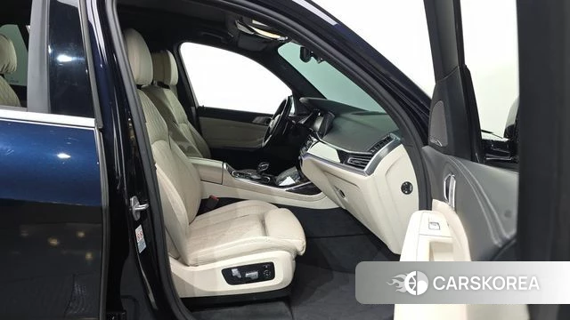 BMW X7 (G07) 2021 Черный из Кореи, фото 2
