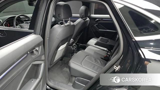 Audi Q3 (F3) 2022 Черный из Кореи, фото 2