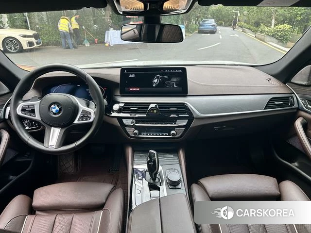 BMW 5 series 2022 Белый из Китая, фото 2