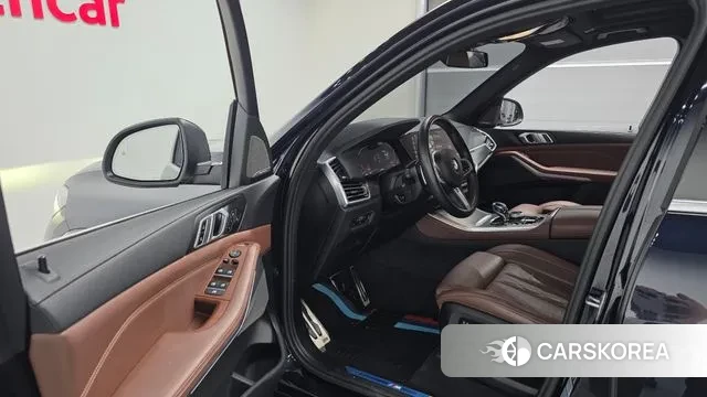 BMW X5 (G05) 2023 Черный из Кореи, фото 2