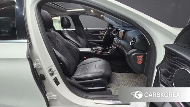 Mercedes-Benz E-Class W213 2018 Белый из Кореи, фото 2