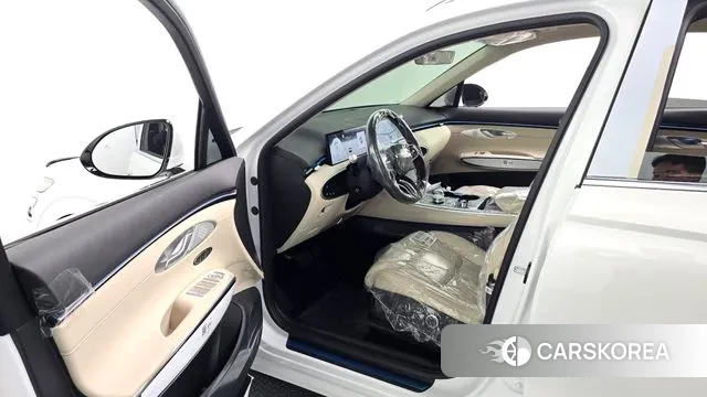 Genesis GV70 2025 Белый из Кореи, фото 2