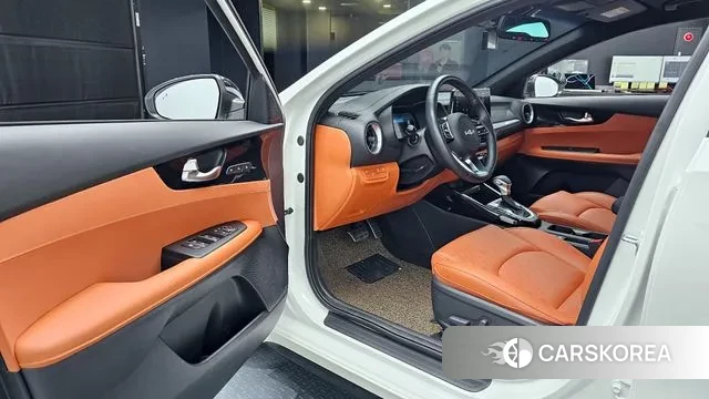 Kia The New K3 2nd generation 2024 Белый из Кореи, фото 2