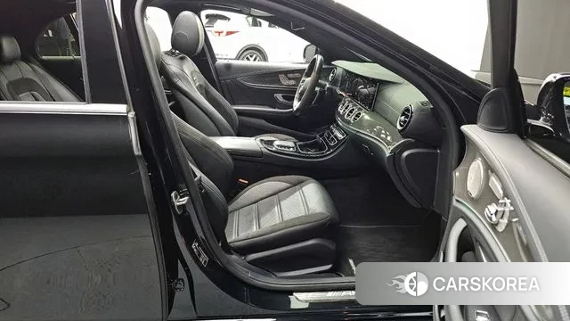 Mercedes-Benz E-Class W213 2022 Черный из Кореи, фото 2