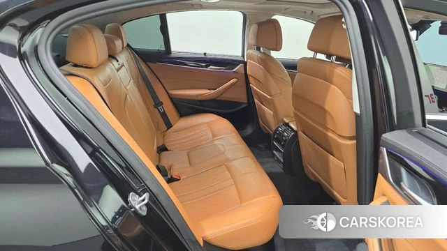 BMW 5 Series (G30) 2022 Черный из Кореи, фото 2