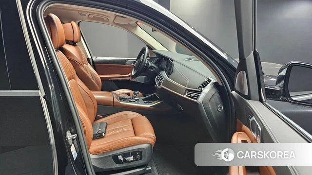 BMW X7 (G07) 2021 Черный из Кореи, фото 2