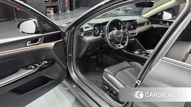 Kia K5 3rd generation 2023 Серый из Кореи, фото 2