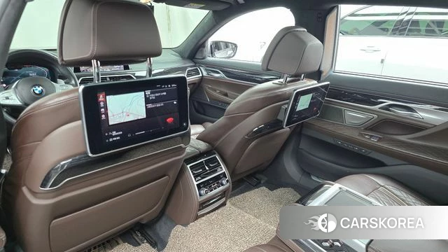 BMW 7 Series (G11) 2021 Серебристо-серый из Кореи, фото 2