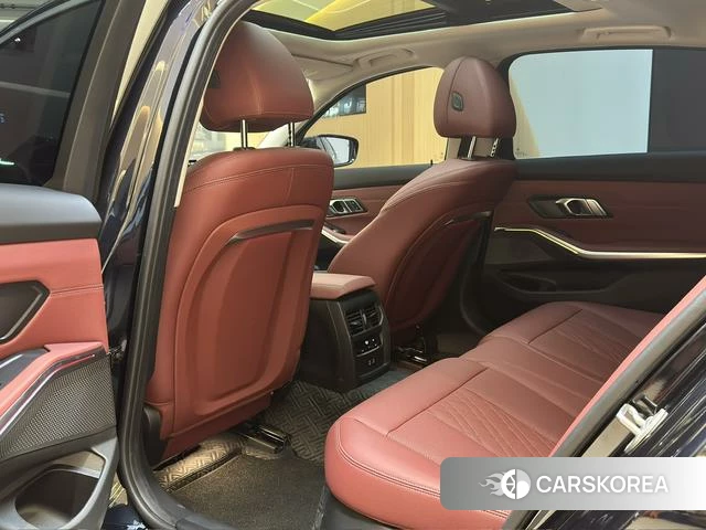 BMW 3 series 2025 Черный из Китая, фото 2