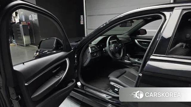 BMW 3 Series (F30) 2018 Черный из Кореи, фото 2