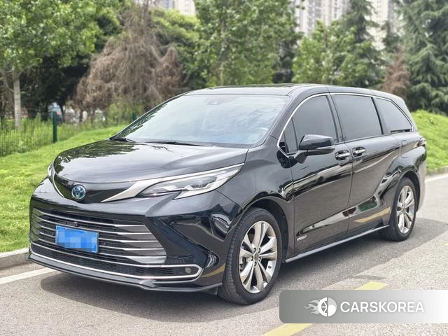 Toyota Saina 2023 Черный из Китая, фото 2