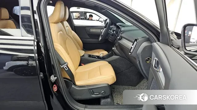 Volvo XC40 2021 Черный из Кореи, фото 2