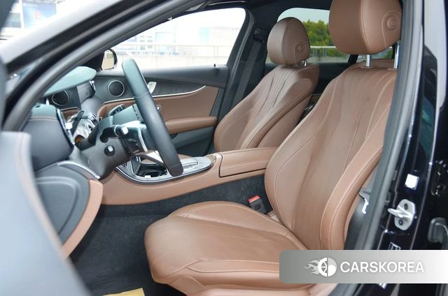 Mercedes-Benz E-class (imported) 2021 Черный из Китая, фото 2