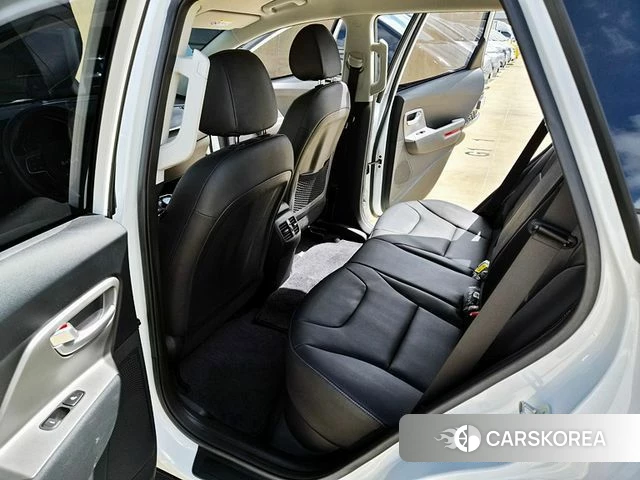 Kia Niro Plus 2023 Белый из Кореи, фото 2