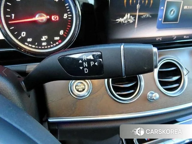 Mercedes-Benz E-Class W213 2018 Синий из Кореи, фото 2