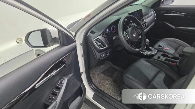 Kia Seltos 2021 Белый из Кореи, фото 2