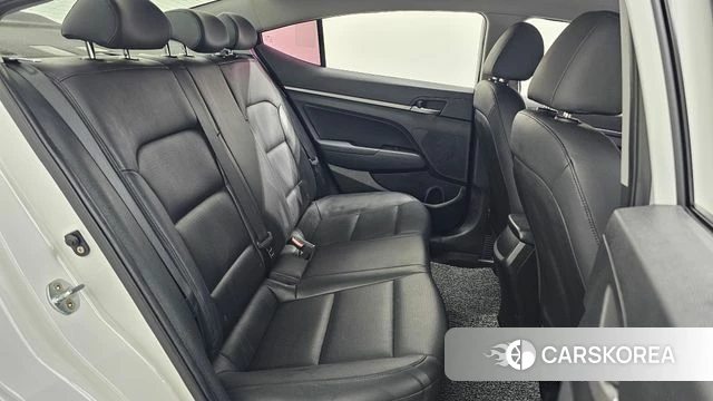 Hyundai Avante AD 2018 Белый из Кореи, фото 2
