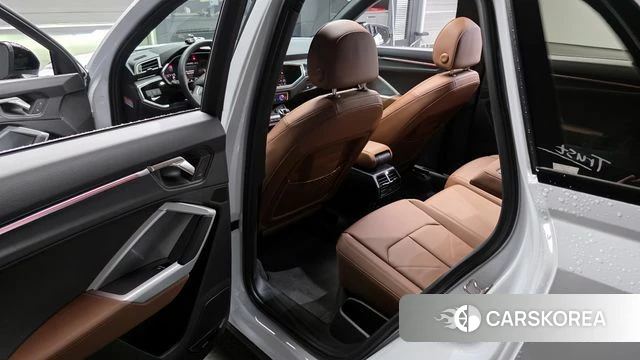 Audi Q3 (F3) 2025 Белый из Кореи, фото 2