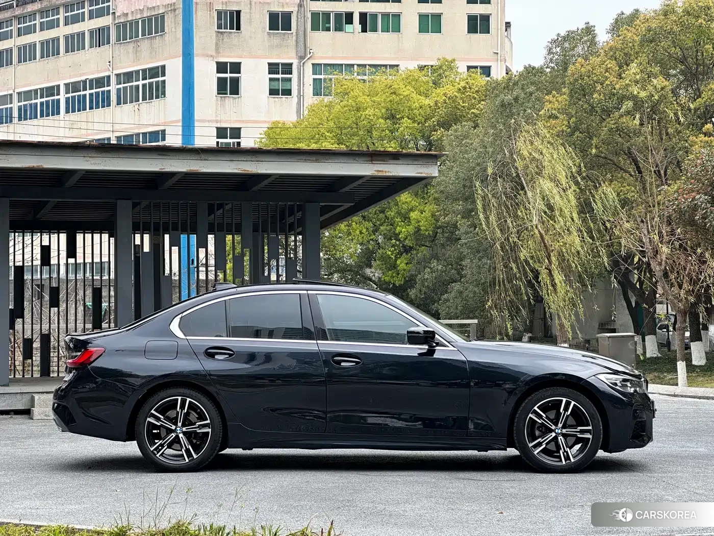 BMW 3 series 2022 Синий из Китая, фото 2