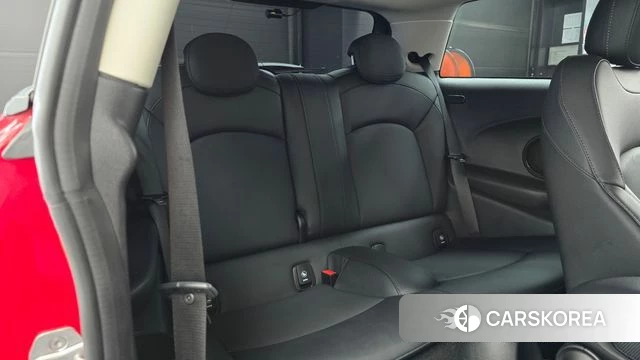 Mini Cooper 2022 Красный из Кореи, фото 2