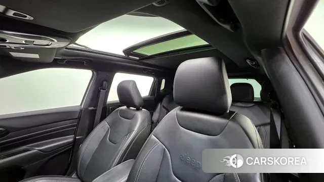 Jeep Compass 2nd Generation 2022 Белый из Кореи, фото 2