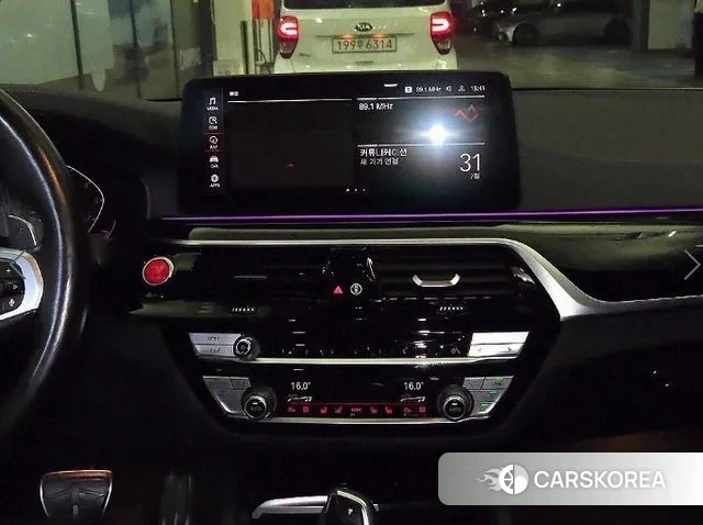 BMW 5 Series (G30) 2020 Белый из Кореи, фото 2