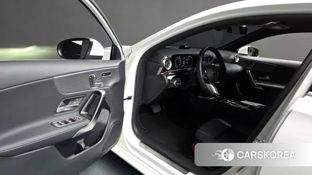 Mercedes-Benz A-Class W177 2025 Белый из Кореи, фото 2