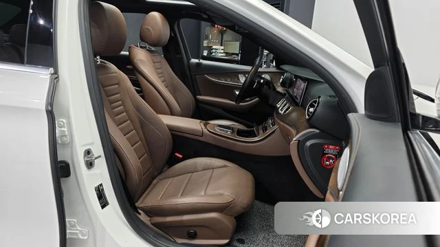 Mercedes-Benz E-Class W213 2020 Белый из Кореи, фото 2