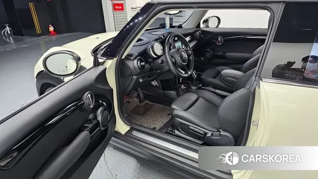 Mini Cooper D 2019 Жемчужный цвет из Кореи, фото 2