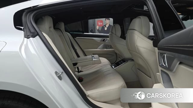 BMW 8 Series (G15) 2025 Белый из Кореи, фото 2