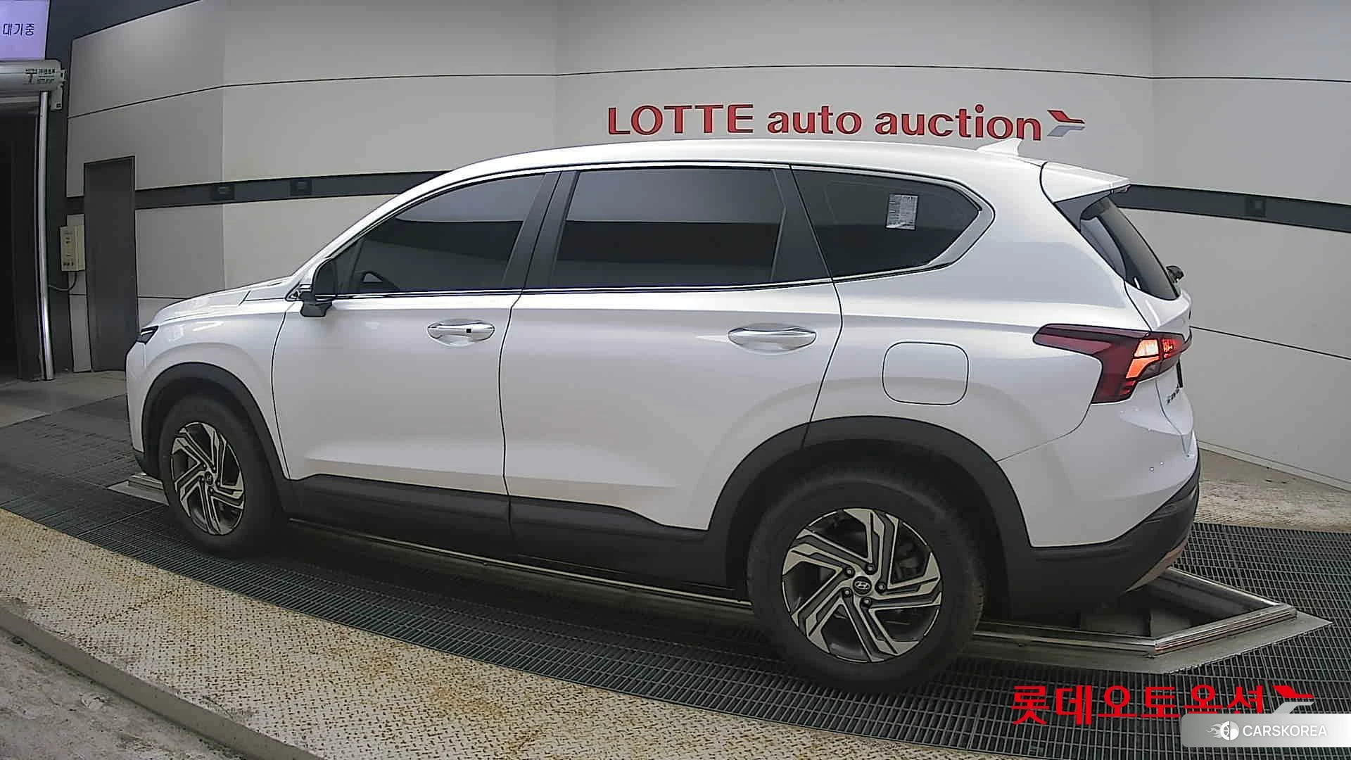Hyundai Santa Fe 2022 Creamy White Pearl (optional) из Кореи, фото 2
