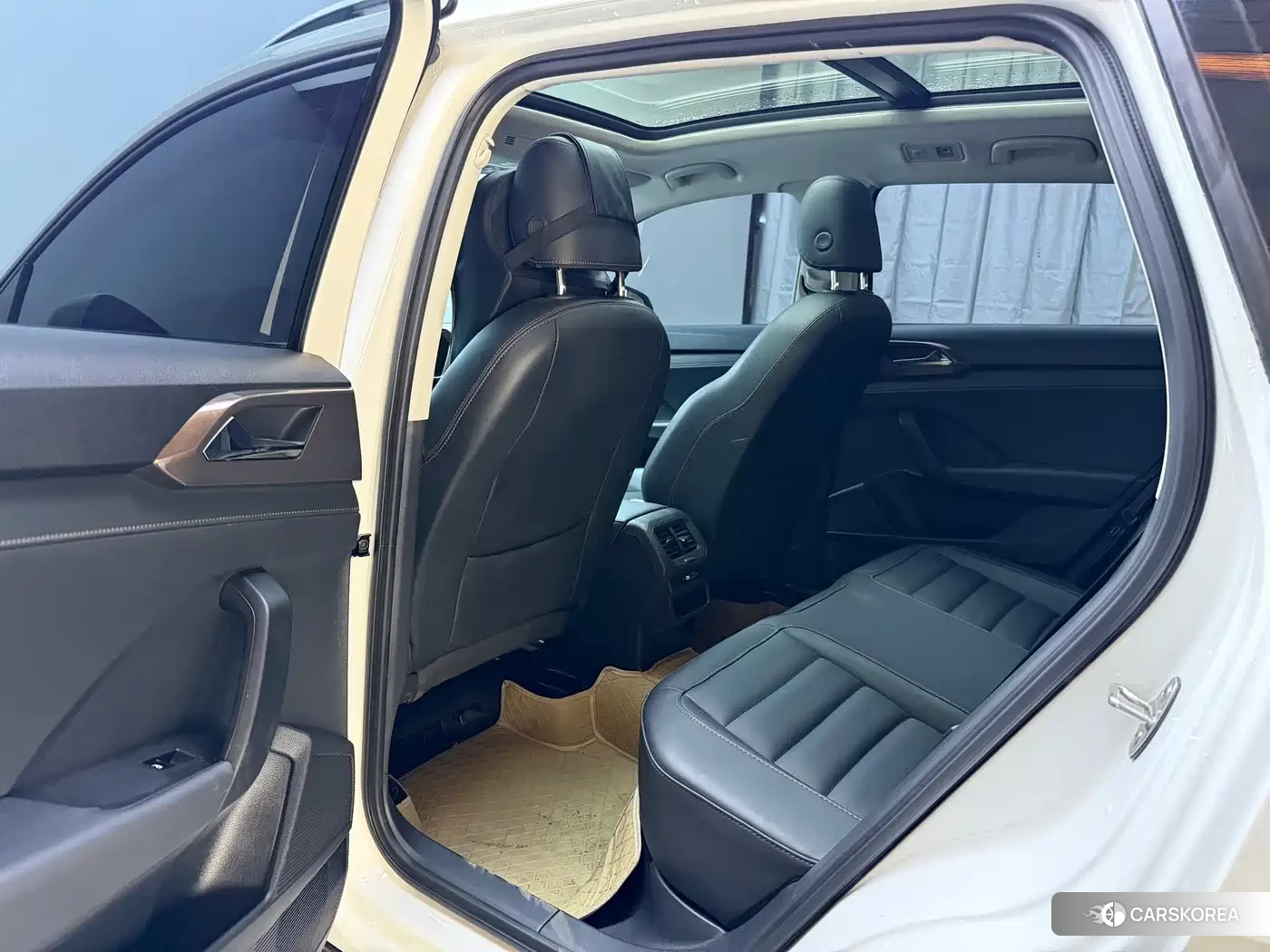 Volkswagen Tharu 2023 Белый из Китая, фото 2