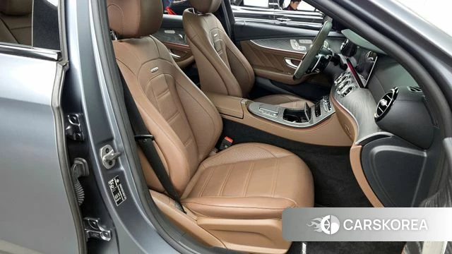 Mercedes-Benz E-Class W213 2023 Серый из Кореи, фото 2