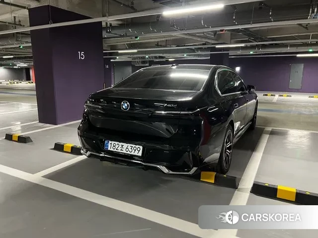 BMW 7 Series (G70) 2024 Черный из Кореи, фото 2