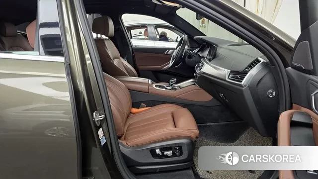 BMW X6 (G06) 2020 Песочный из Кореи, фото 2