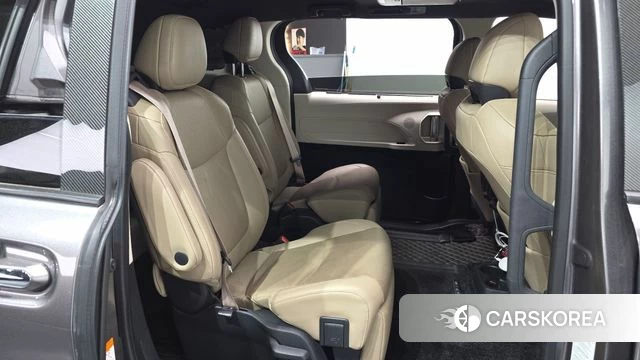 Toyota Sienna 4th Generation 2021 Серый из Кореи, фото 2