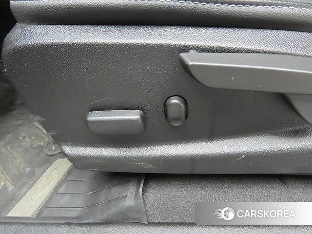 Chevrolet (GM Daewoo) Real New Colorado 2021 Красный из Кореи, фото 2