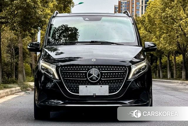 Mercedes-Benz V-class 2023 Черный из Китая, фото 2