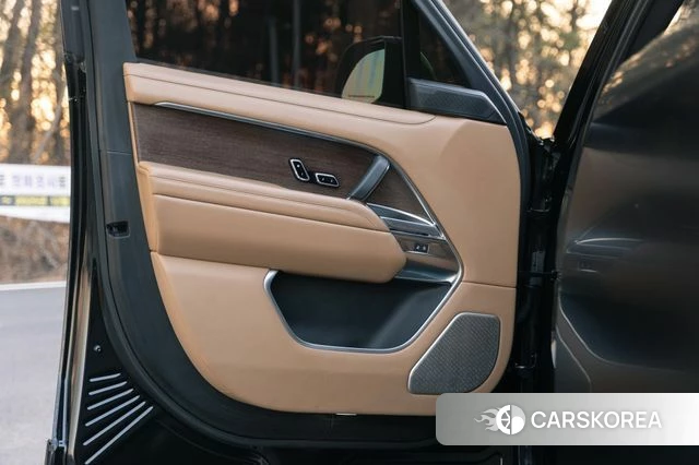 Land Rover Range Rover 5th Generation 2023 Черный из Кореи, фото 2