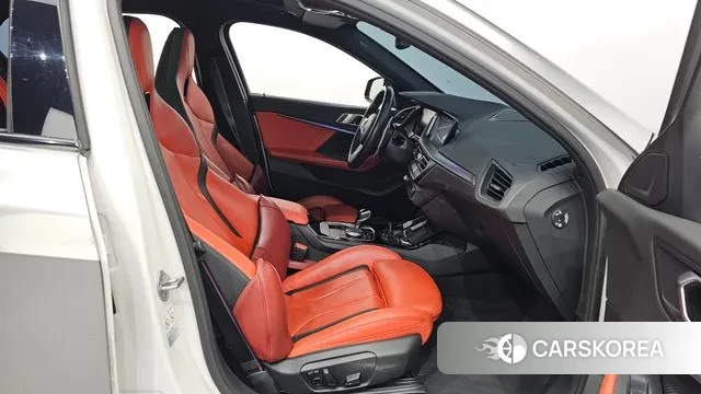 BMW 1 Series (F40) 2023 Серый из Кореи, фото 2